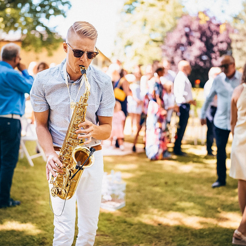 DEEXASS - playing saxophone