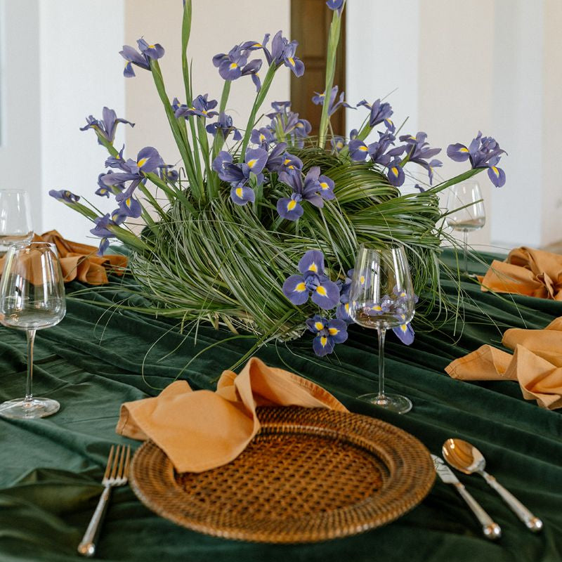 IRIS WEDDING FLORAL DESIGN BY HOLUBICA